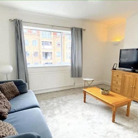 4 Bedroom Property Which Sleeps 8 Very Close To The Harry Potter Studio And Watford Junction Extérieur photo